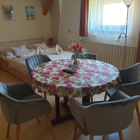 Vecsey Apartman Apartment Eger Luaran gambar