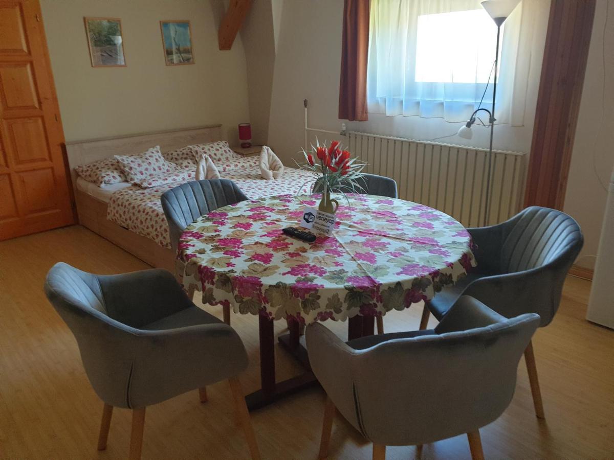 Vecsey Apartman Apartment Eger Luaran gambar