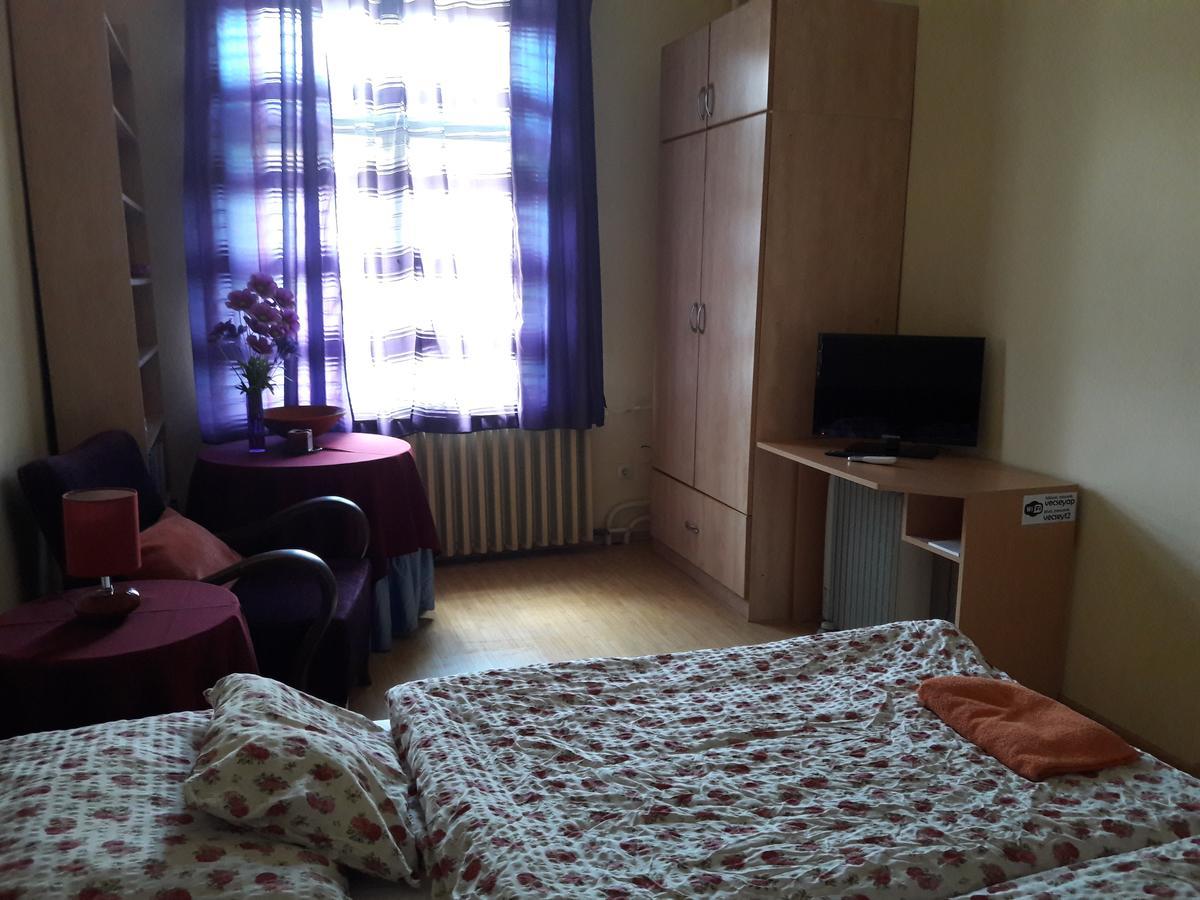 Vecsey Apartman Apartment Eger Luaran gambar